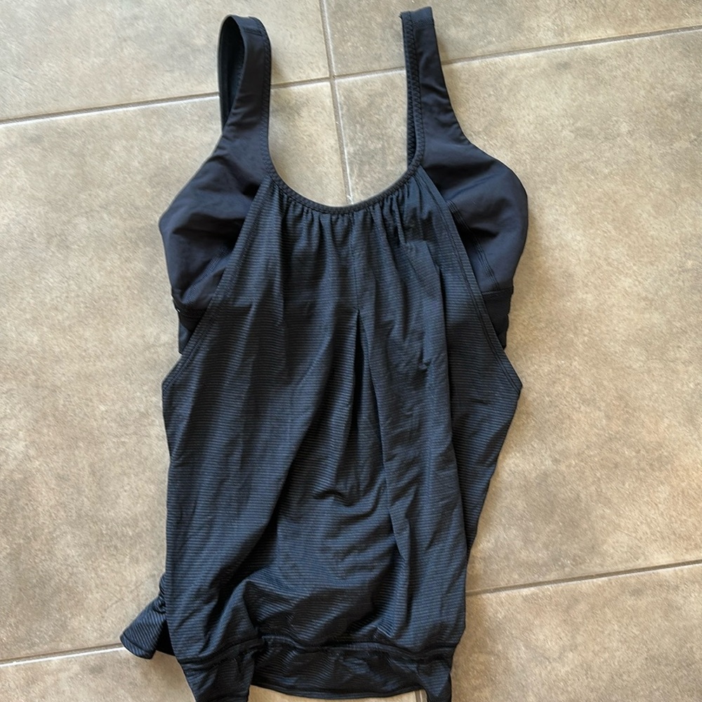Lululemon No Limits tank